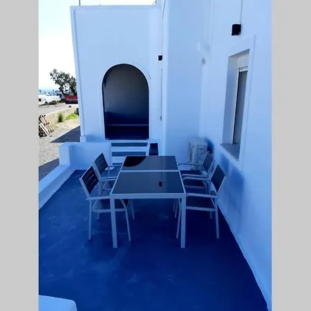 Peggy's Place Apartment Akrotírion